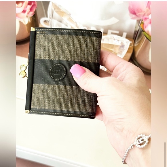 Fendi Pequin Kisslock Card/ Coin Purse Wallet - Picture 9 of 9